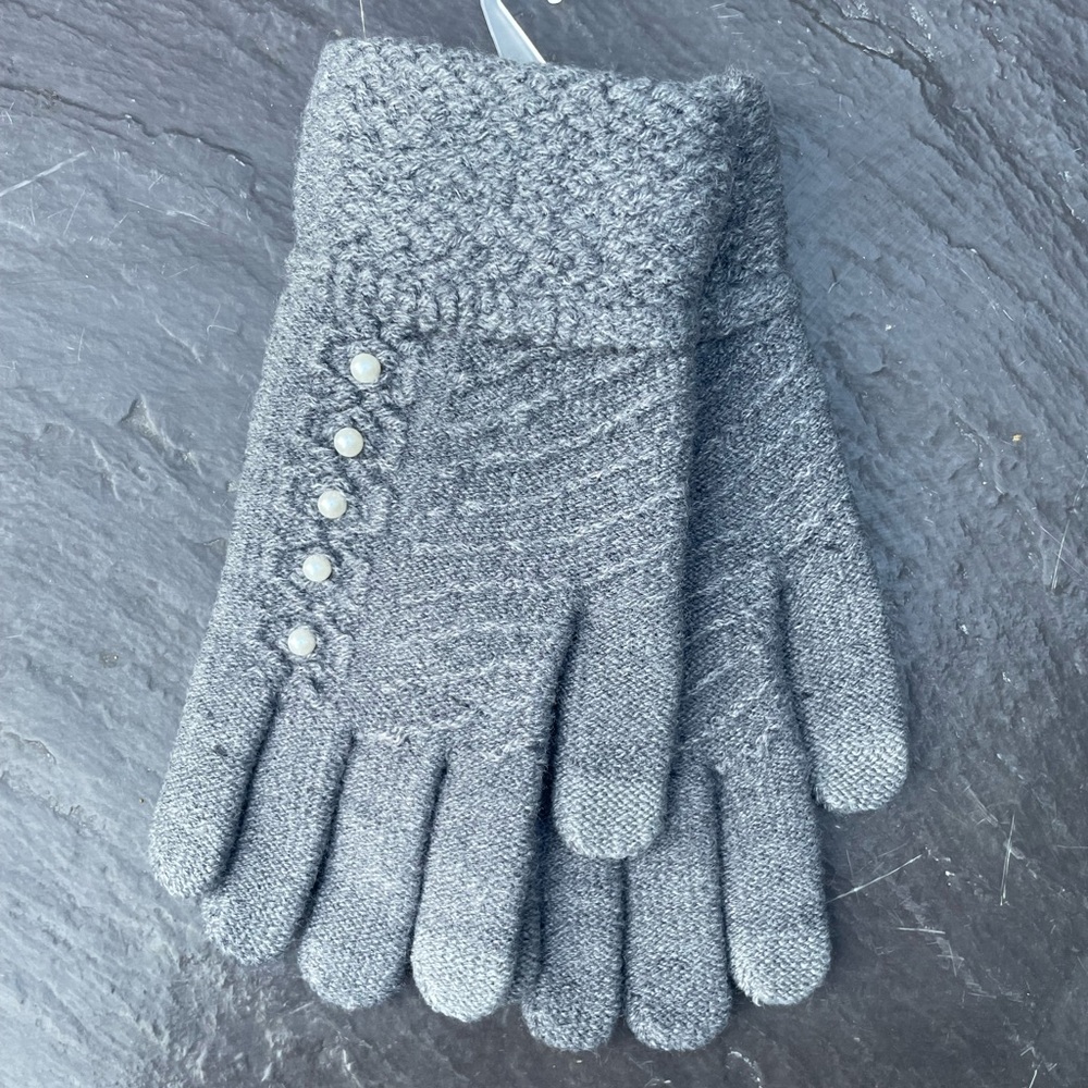 Pearl grey gloves like new no tag